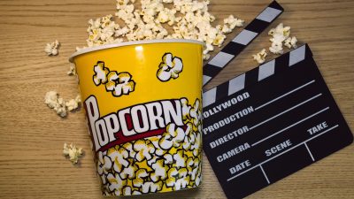 Perbedaan Momen Nonton Film Bareng Keluarga Saat Lebaran Dulu dan Sekarang yang Bikin Kangen Suasana Lama