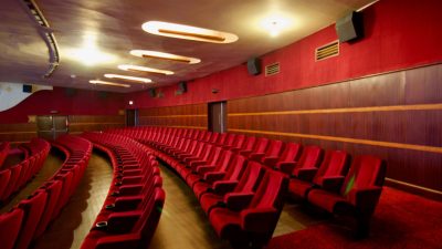 Detail Kecil dalam Film yang Terlihat Sepele Tapi Sebenarnya Sangat Berarti